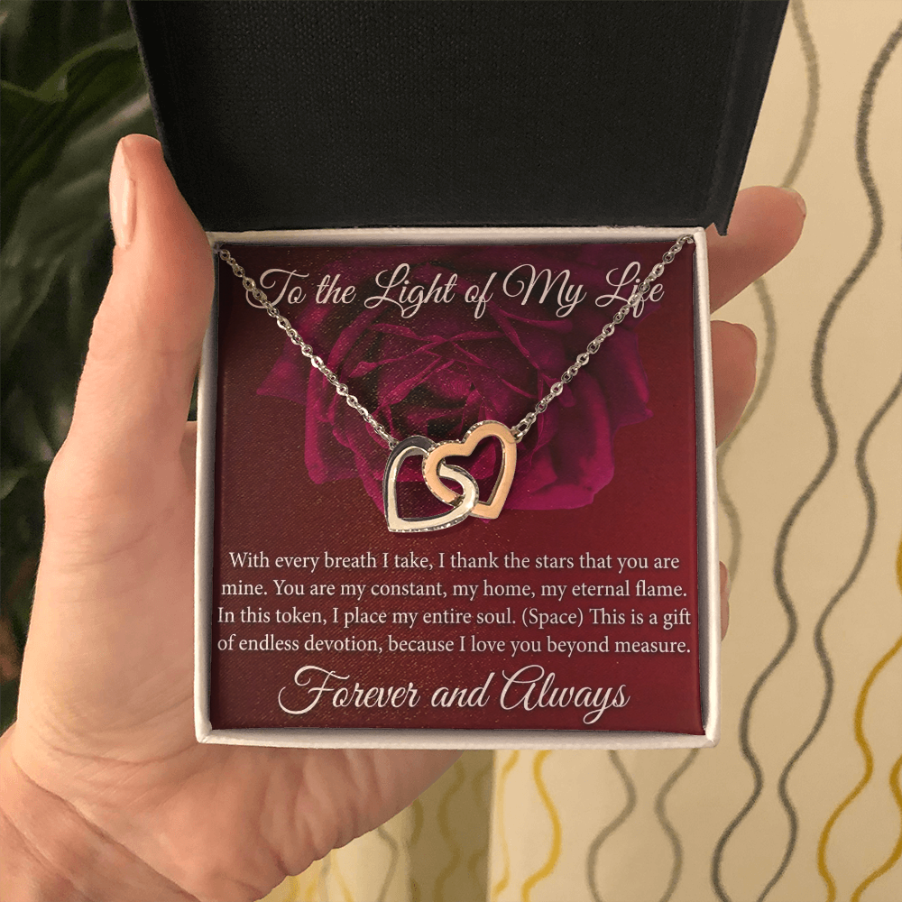 Romantic necklace gift for Valentine's Day