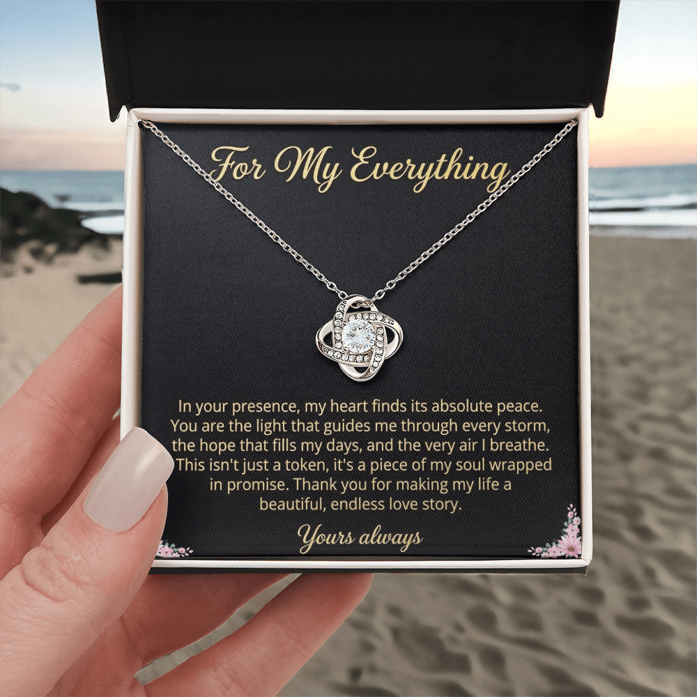 Elegant pendant necklace for women