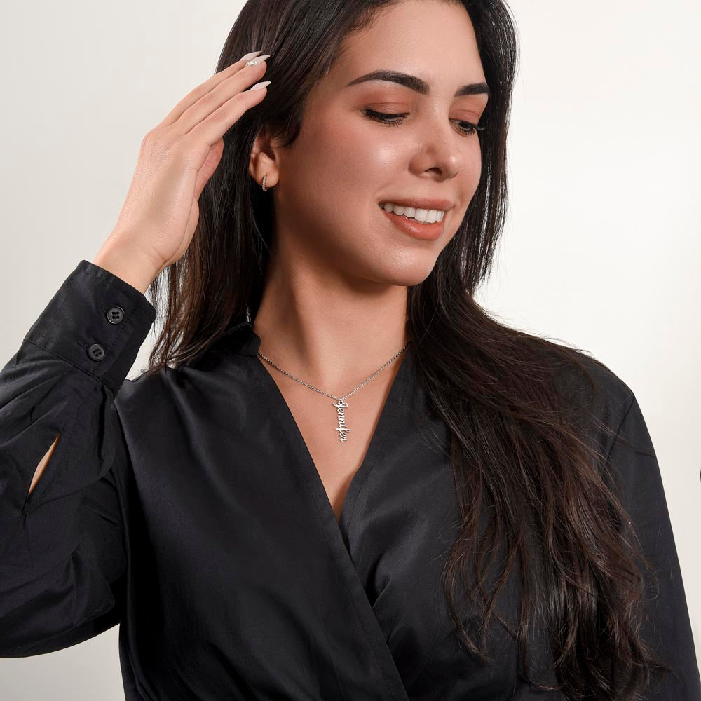 Lightweight vertical name necklace suitable for daily wear
