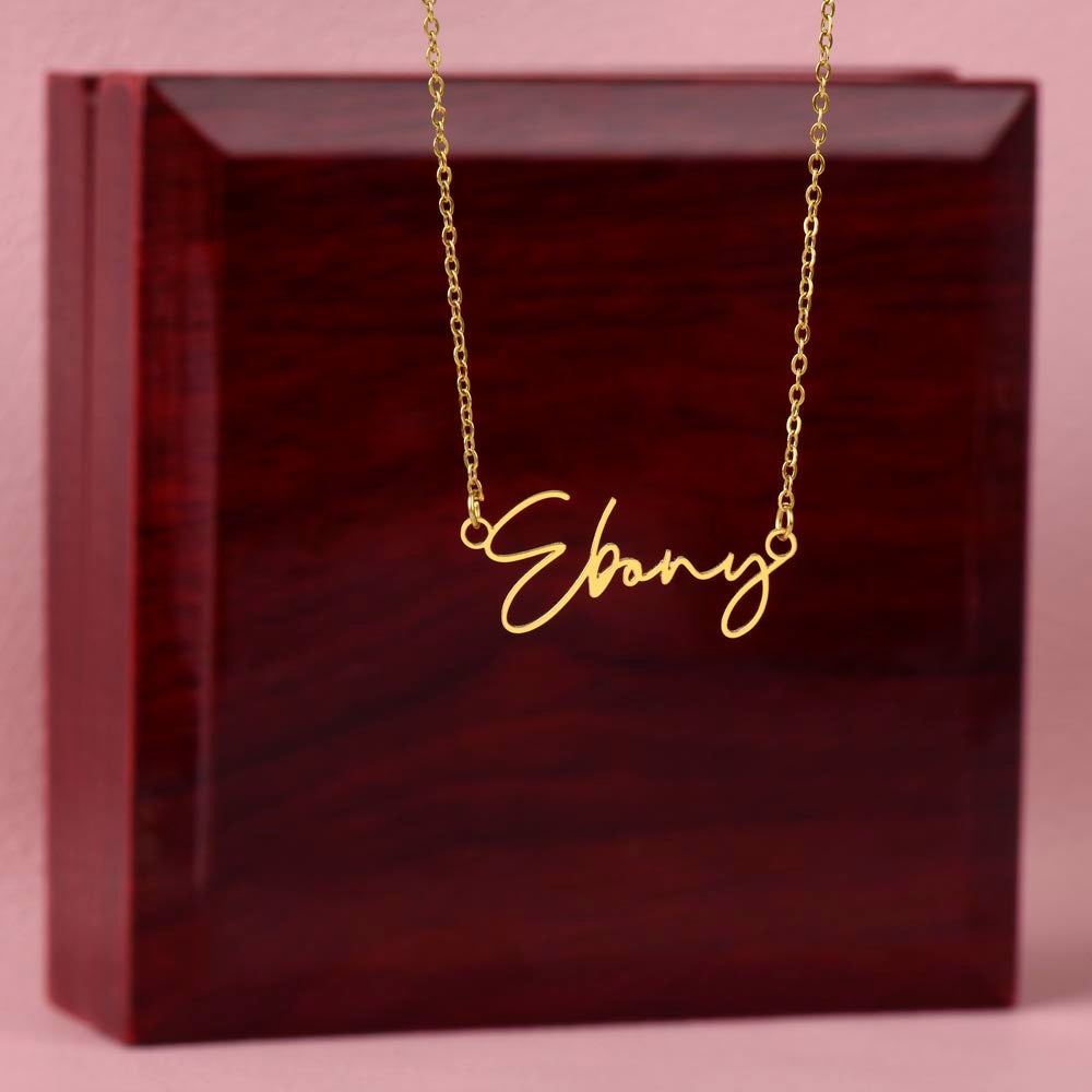 Elegant personalized name necklace in signature script gold finish