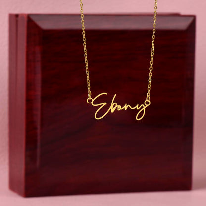 Elegant personalized name necklace in signature script gold finish