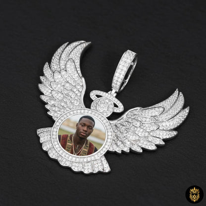 Luxury custom picture pendant necklace with shiny angel wing design
