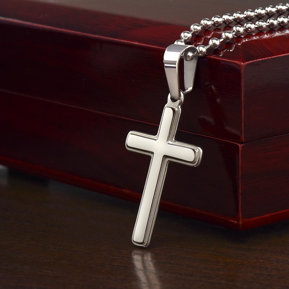 Stylish men’s faith necklace worn in lifestyle setting
