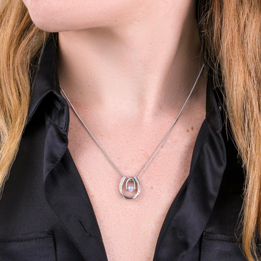 Sparkling crystal necklace for women