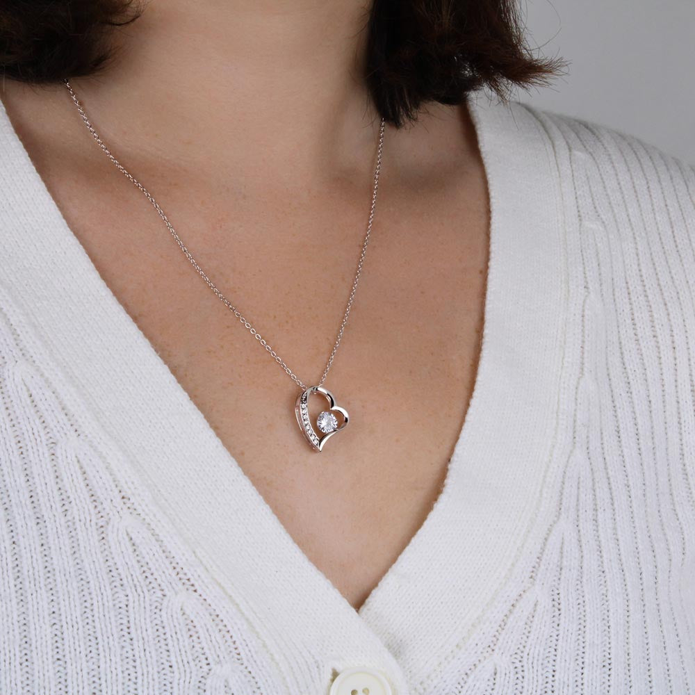 Romantic heart necklace for everyday wear