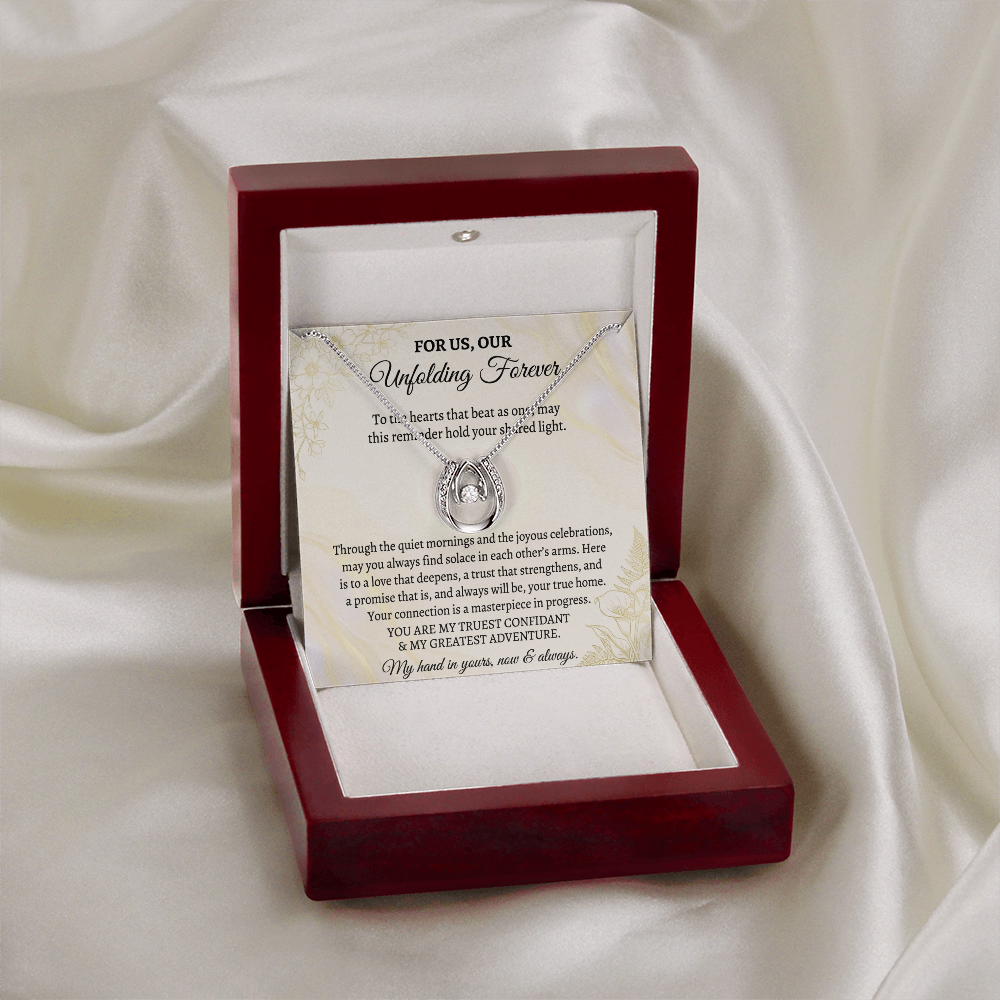 Premium quality couple necklace with heart detail