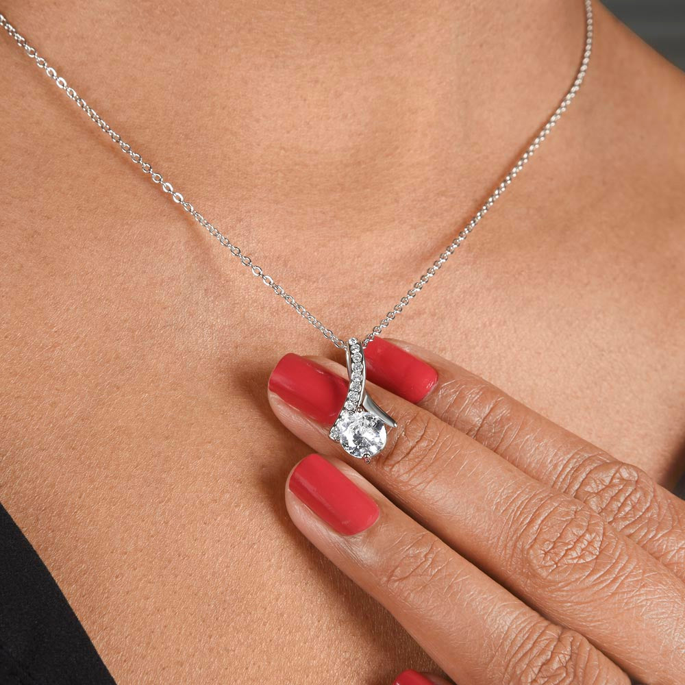 Luxury crystal necklace for everyday elegance