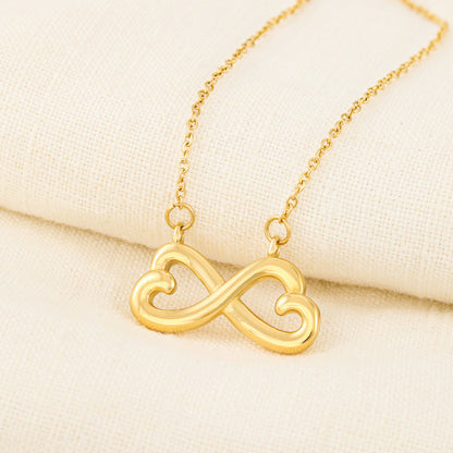 Beautiful pendant necklace with elegant details