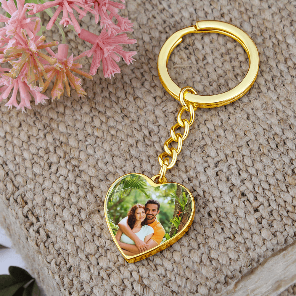 Romantic keepsake heart keychain design