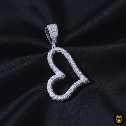 Sparkling heart pendant necklace designed for Valentine’s gift
