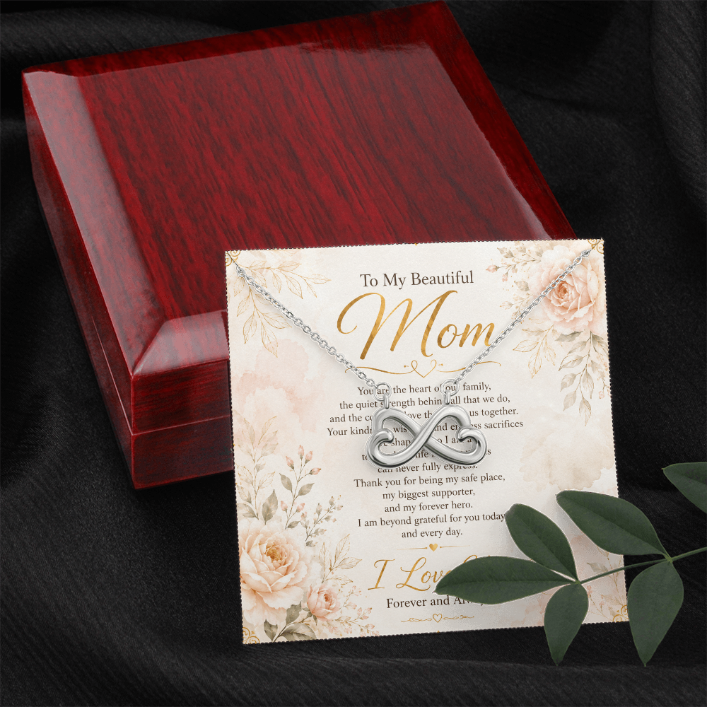 Classy gold necklace for stylish moms